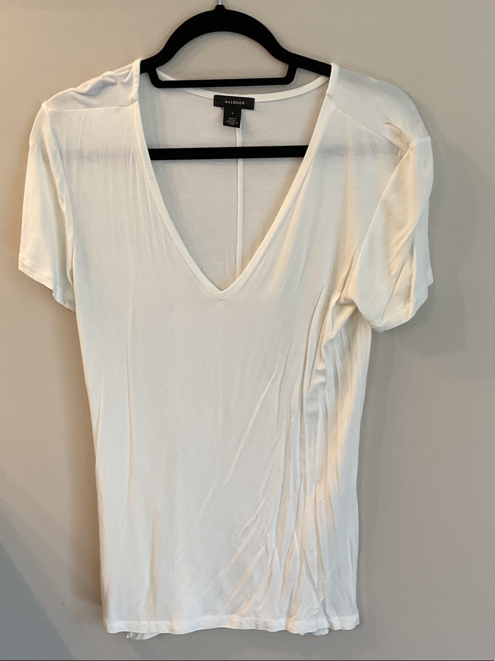 Halogen Cream V-Neck Short Sleeve Tee